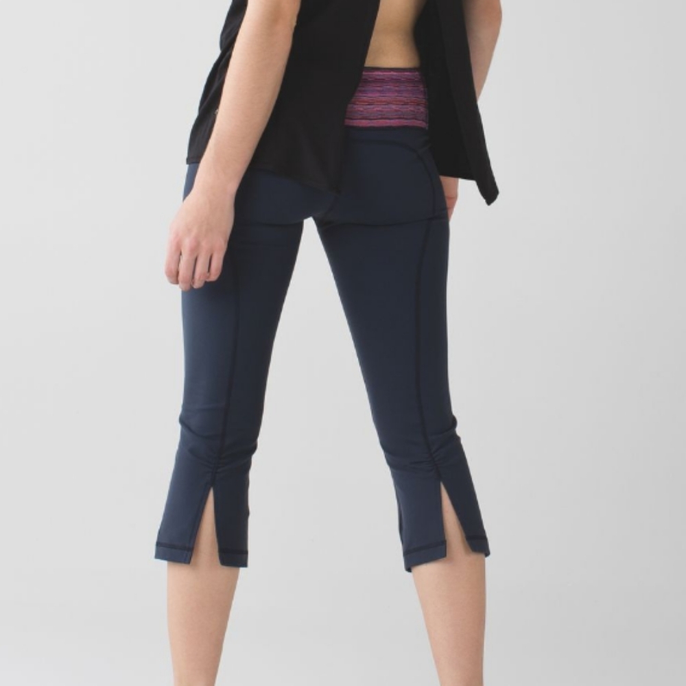 Lululemon Gather & Crow Crop II *Full-On L…